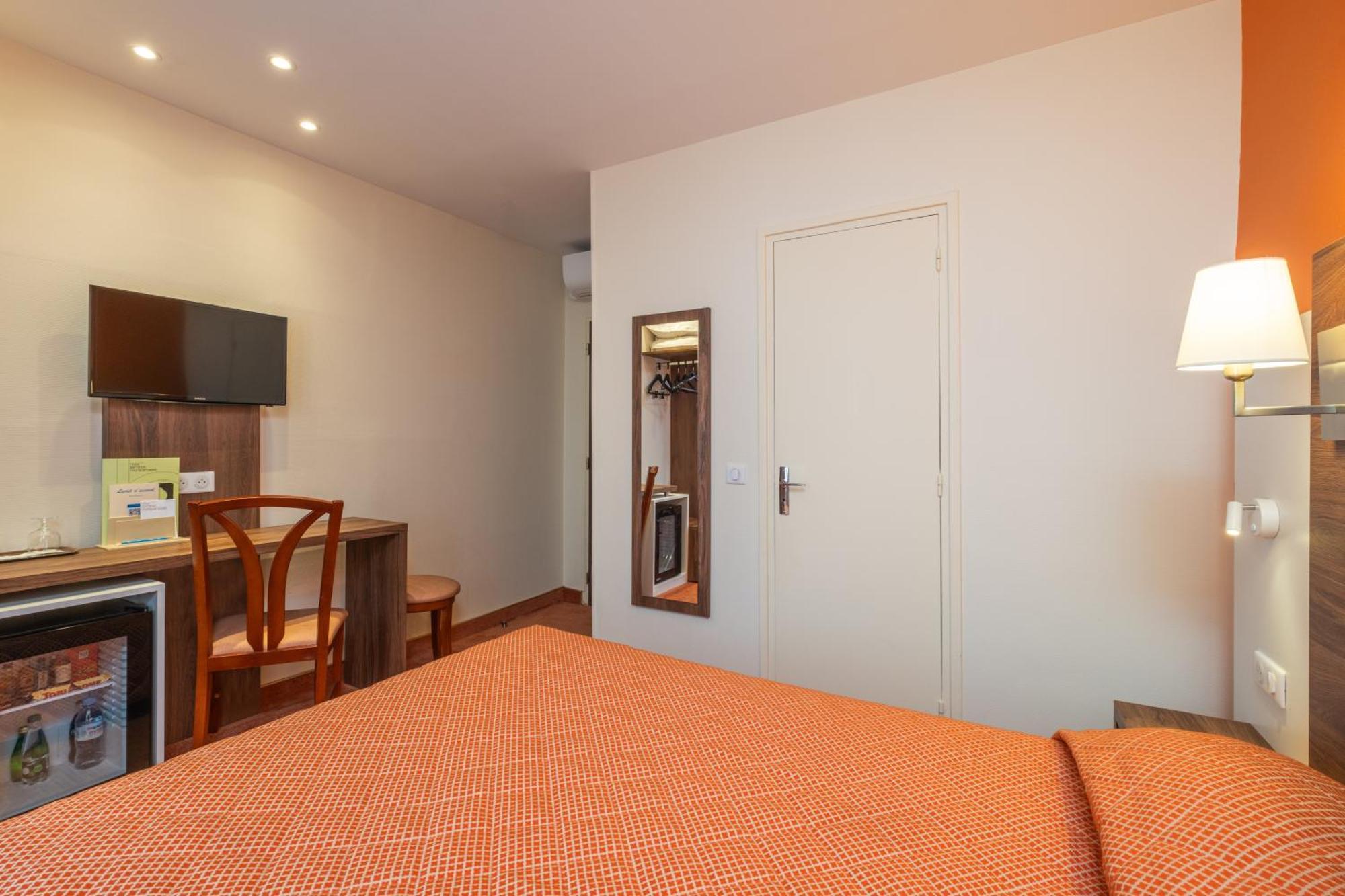 Hotel Terminus Montparnasse Paris Exterior photo