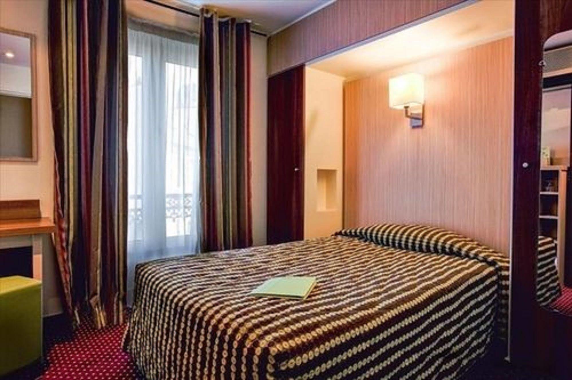 Hotel Terminus Montparnasse Paris Exterior photo